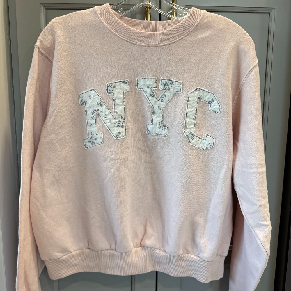 Hollister NYC Floral Applique Pink Sweatshirt in Woman's XS